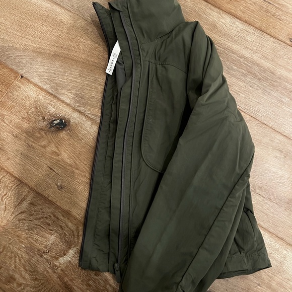 *GREAT CONDITION* Lululemon Effortless Jacket - Picture 3 of 4